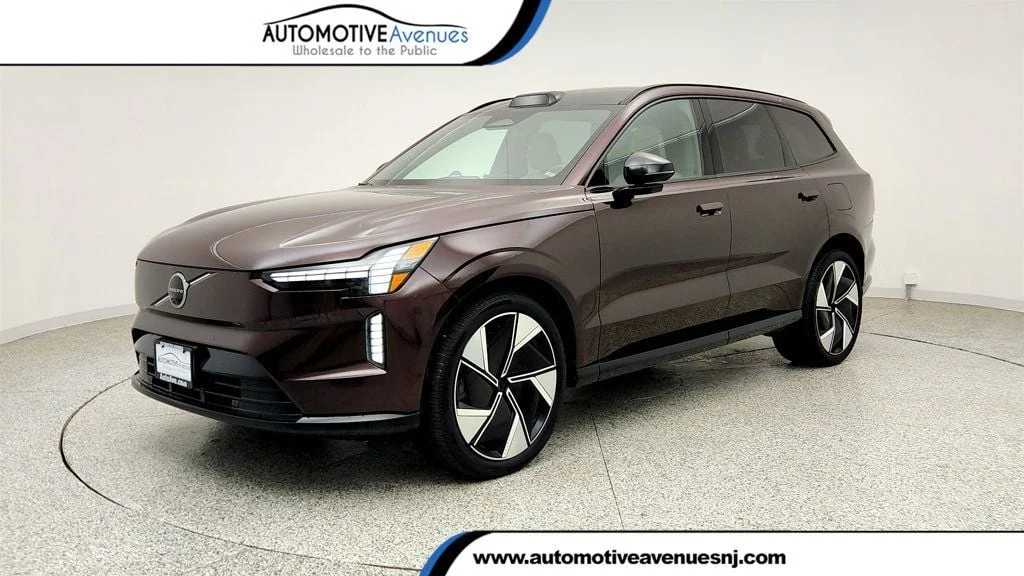 Used 2025 Mulberry Metallic Volvo Twin Motor Performance Ultra 6-Seater w/ Bowers & Wilkins Audio image 1
