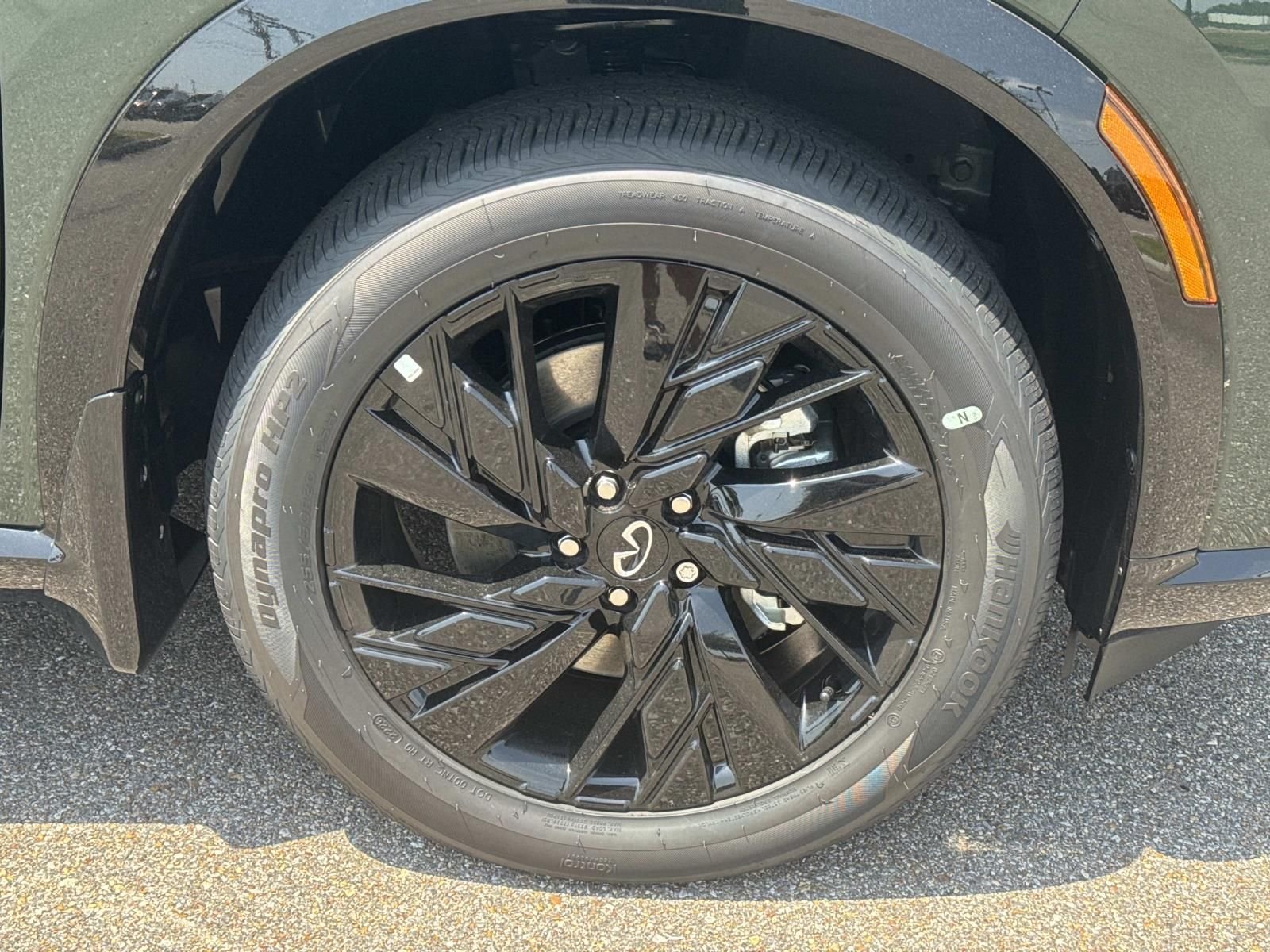 New 2027 DEEP EMERALD INFINITI Sport AWD image 3