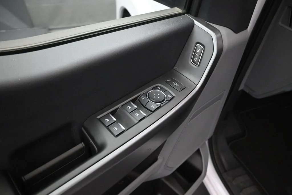 New 2026 Oxford White Ford XLT image 10