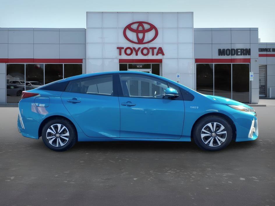 Used 2017 Blue Magnetism Toyota Advanced image 7