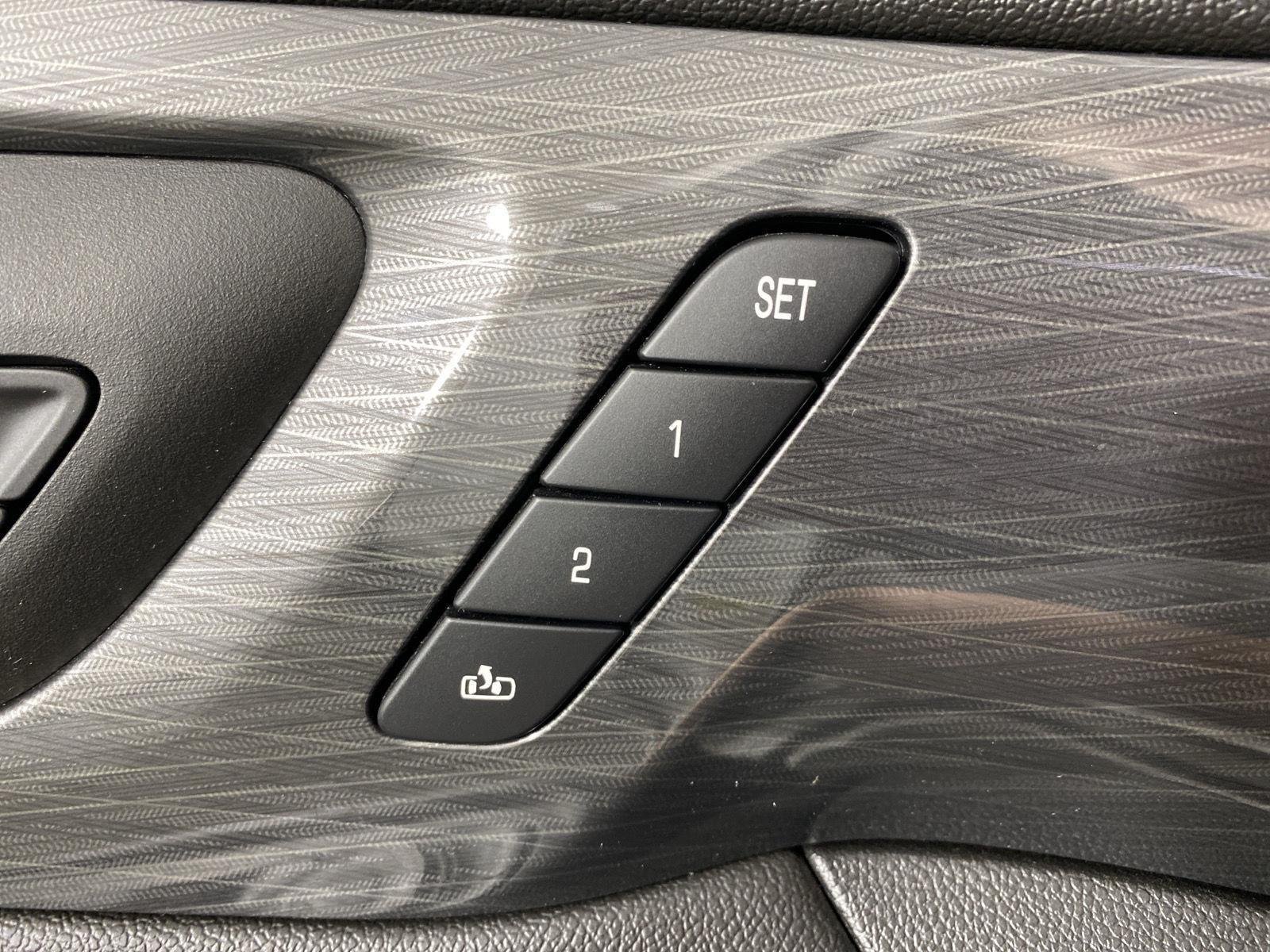 Used 2023 Iridescent Pearl Tricoat Chevrolet High Country image 26
