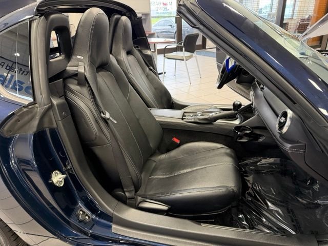 Certified Used 2025 Deep Crystal Blue Mica Mazda Grand Touring image 17