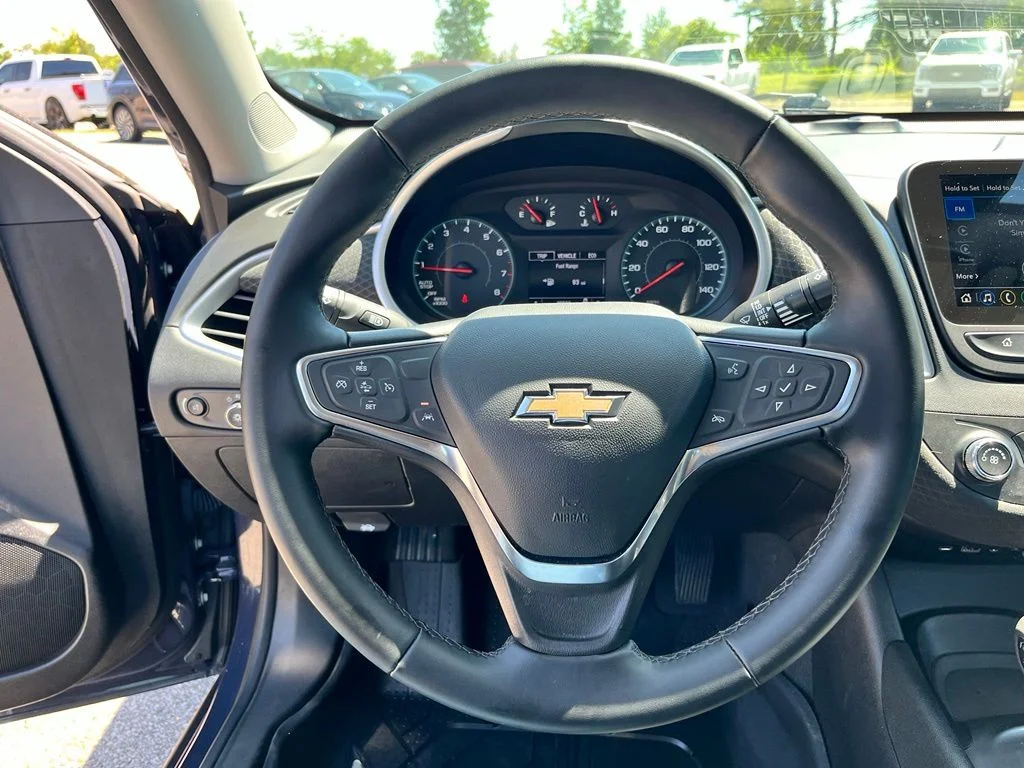 Used 2025 Black Chevrolet RS image 15