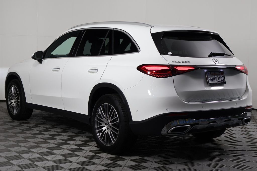 Certified Used 2026 Polar White Mercedes-Benz GLC 300 image 6