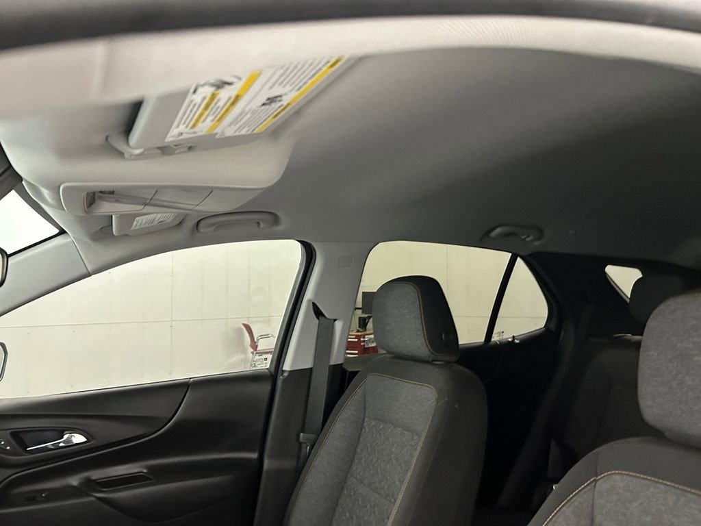 Used 2022 White Chevrolet LT image 25