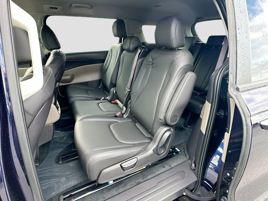 2026 Kia Carnival LXS - Photo 24