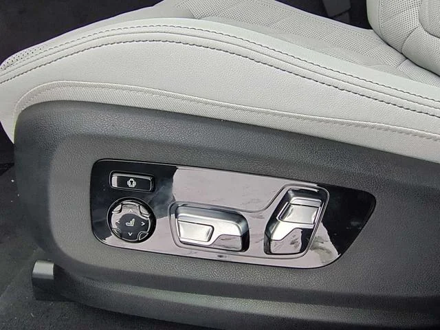 New 2026 Brooklyn Grey Metallic BMW M60i image 17