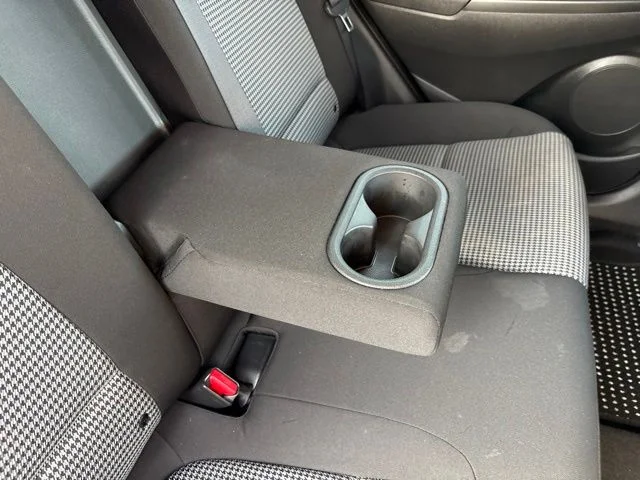 Used 2019 Red Hyundai SE image 23