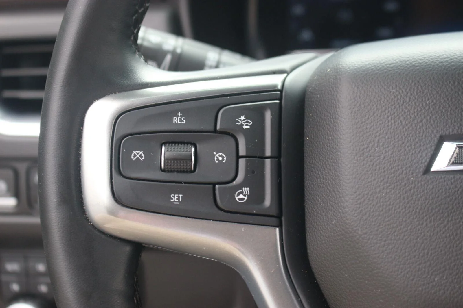 Used 2024 Black Chevrolet Z71 image 23
