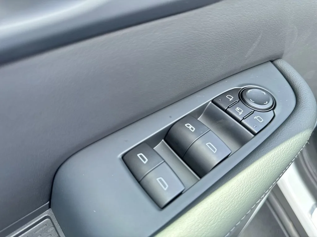 New 2026 Summit White Buick Preferred image 19