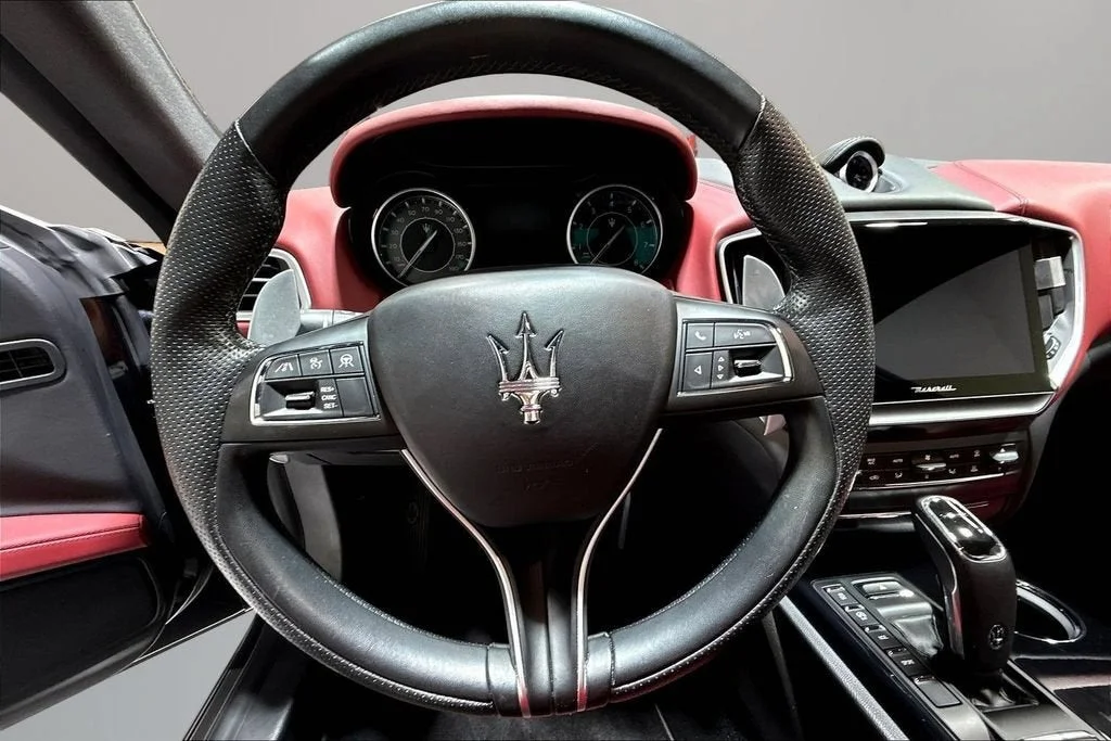 Used 2023 Nero Ribelle Metallic Maserati Modena image 10