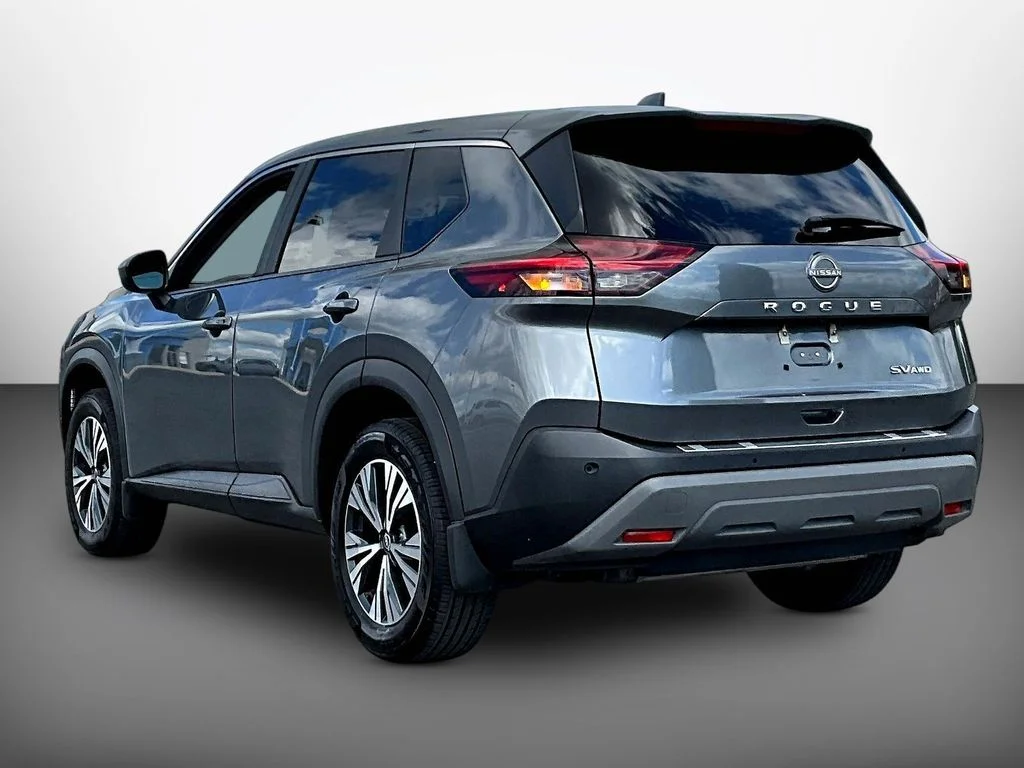 Used 2023 Gun Metallic Nissan SV image 4