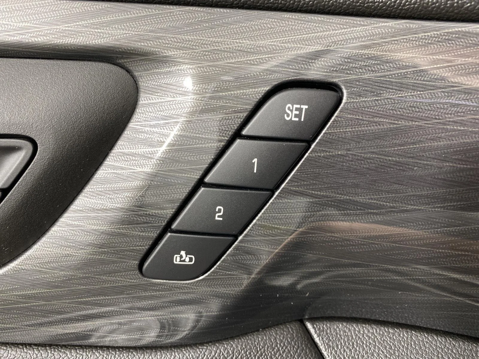 Used 2023 Iridescent Pearl Tricoat Chevrolet High Country image 26