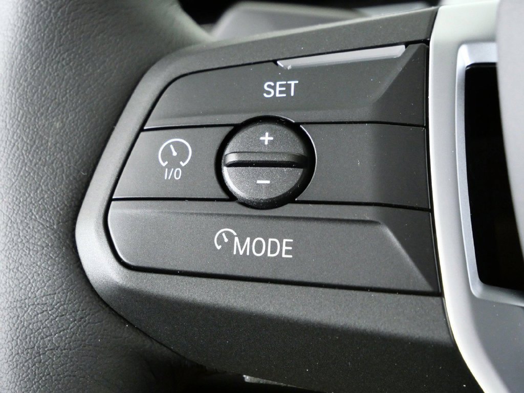 Used 2026 Jet Black BMW xDrive28i image 40