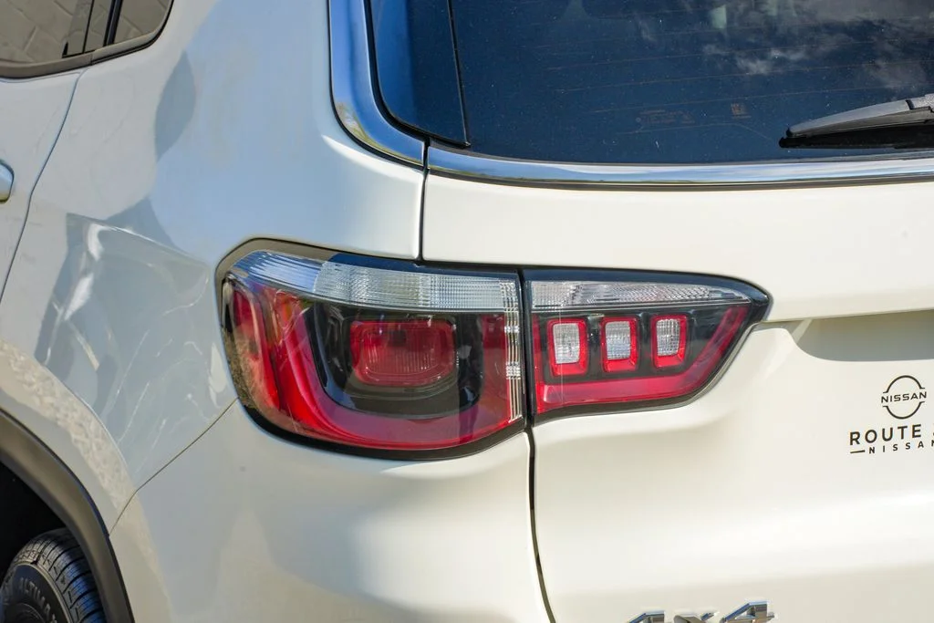Used 2020 White Jeep Latitude image 15