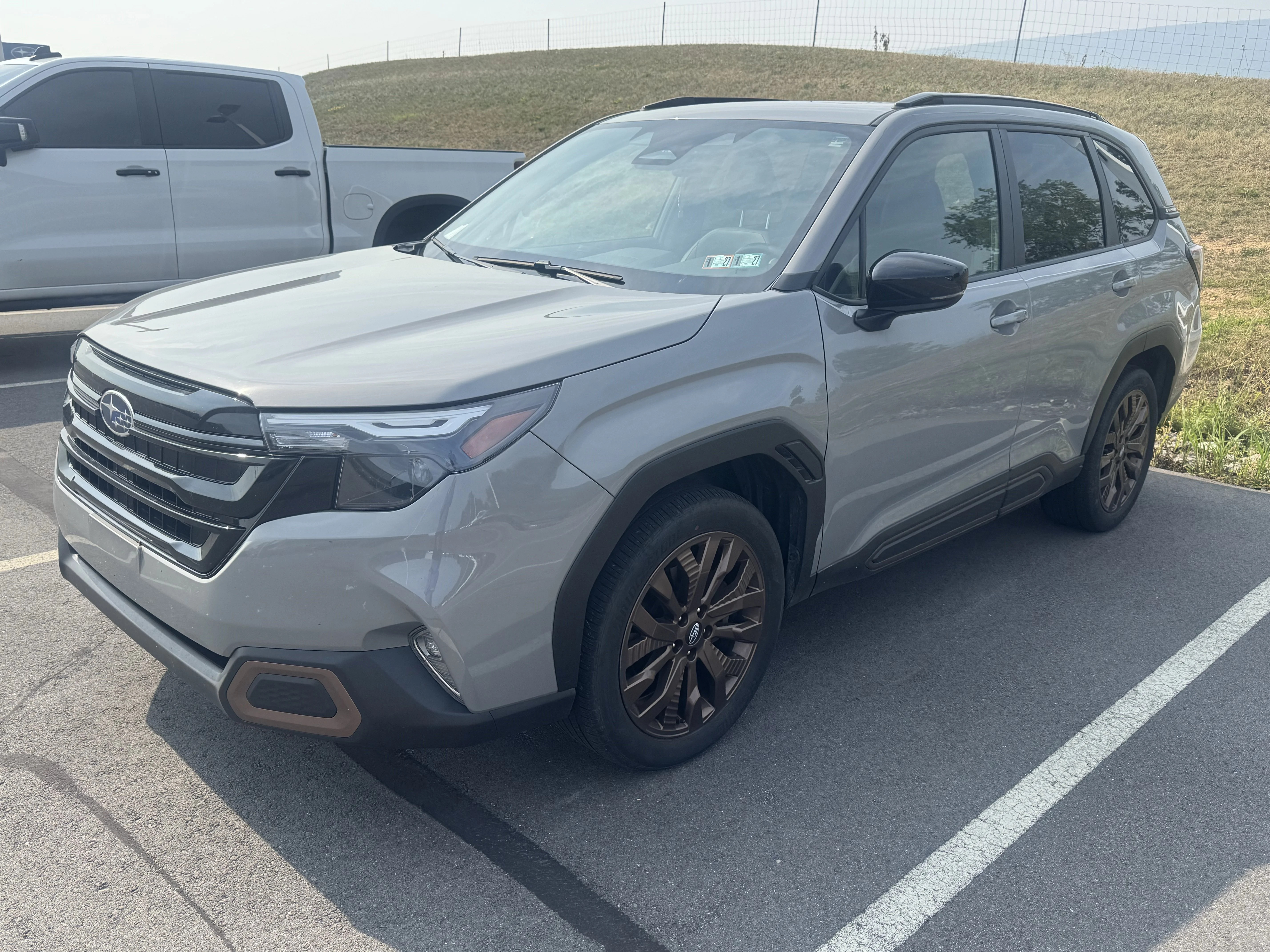 Used 2025 River Rock Pearl Subaru Sport image 3