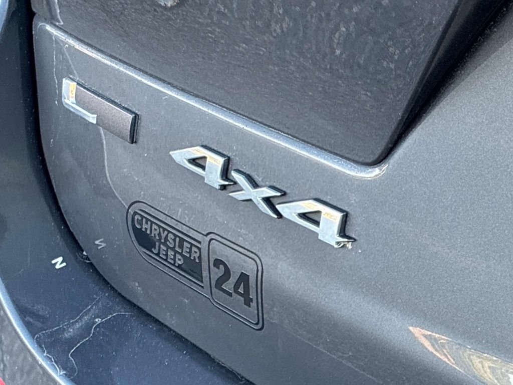 Used 2021 Gray Jeep Limited image 13