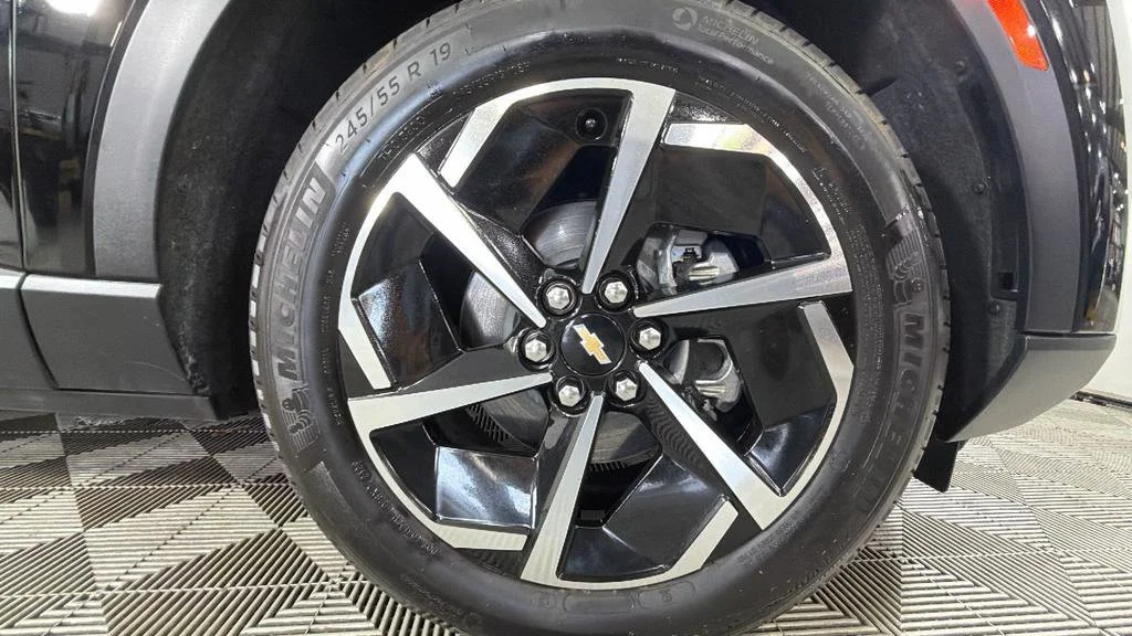 Used 2025 Black Chevrolet LT image 36