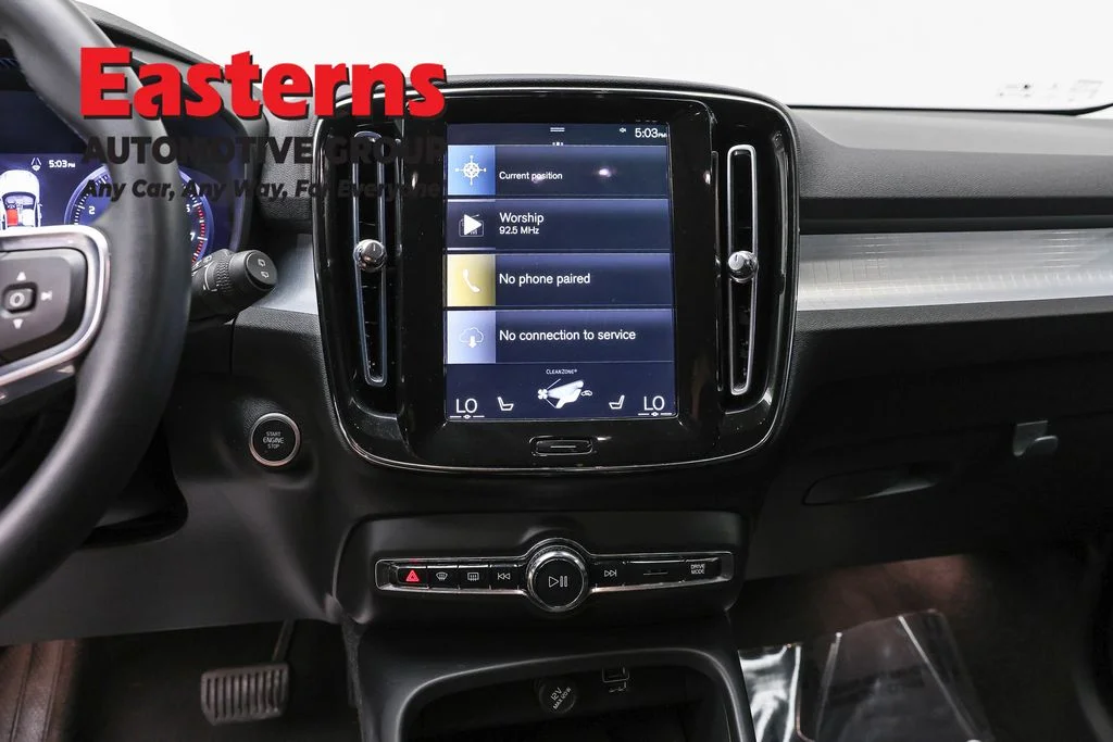 Used 2022 Black Volvo Momentum image 12