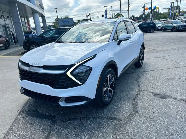 Used 2023 White Kia EX image 11