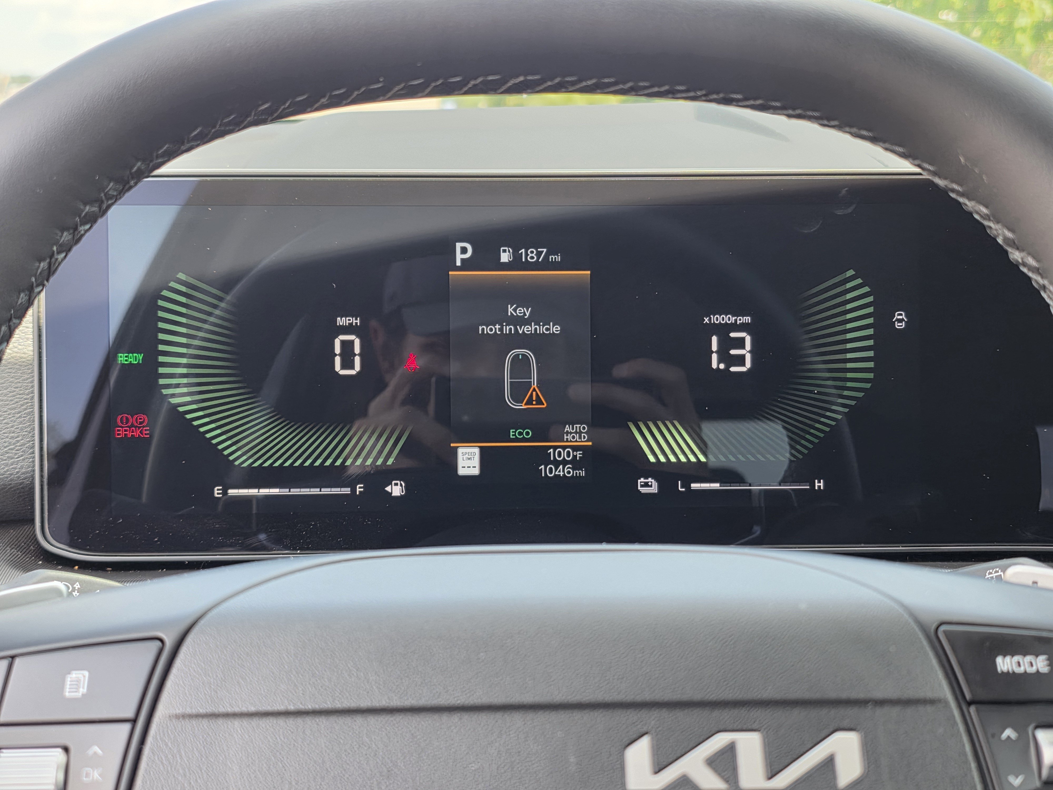 New 2026 Snow White Pearl Kia EX image 8