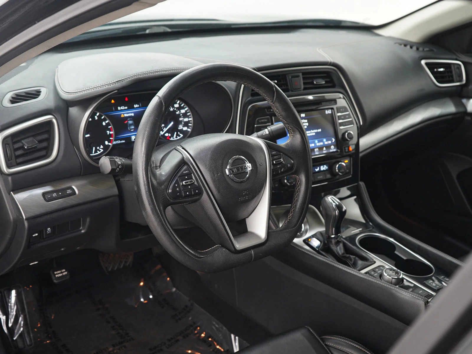 Used 2017 Super Black Nissan 3.5 SV image 23
