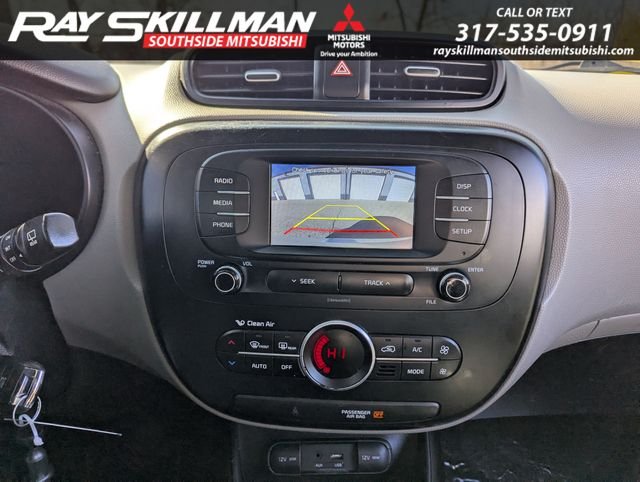 Used 2017 Silver Kia Plus image 23