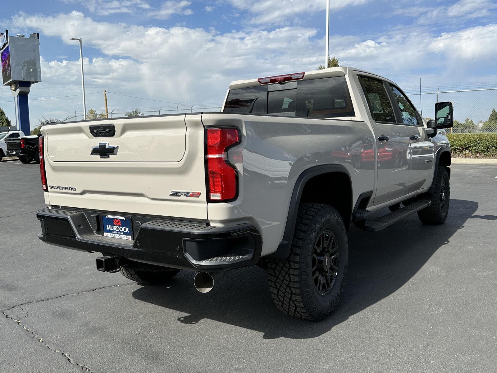 2026 Chevrolet Silverado 2500 HD ZR2 - Photo 8