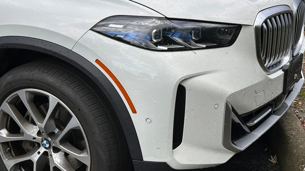Used 2024 Alpine White BMW xDrive40i image 2