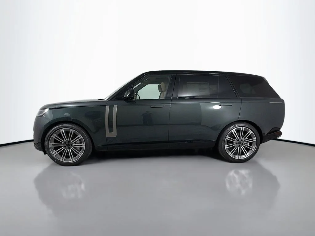 New 2026 Belgravia Green Land Rover SE LWB 7-Seats / V8 image 8