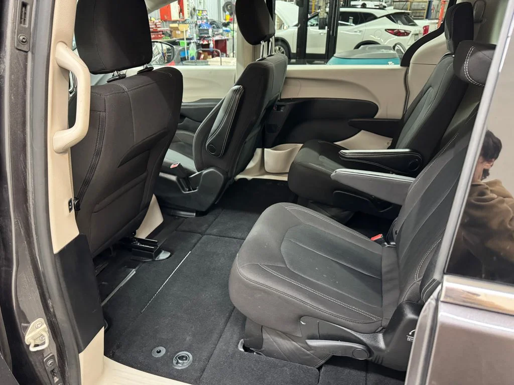 Used 2023 Gray Chrysler LX image 15