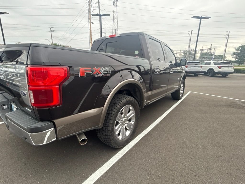 Used 2018 Maroon Ford King Ranch image 4