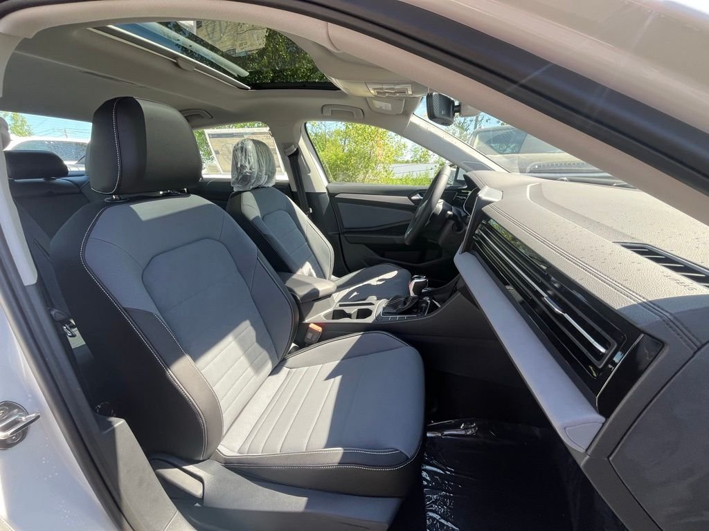 New 2026 White Volkswagen 1.5T SE image 12