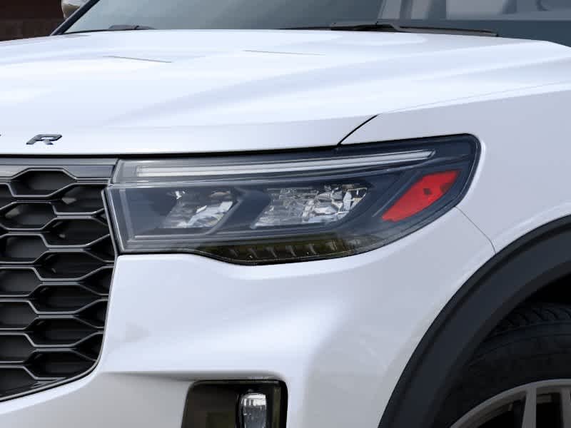 New 2027 Star White Metallic Tri-Coat Ford ST-Line image 18
