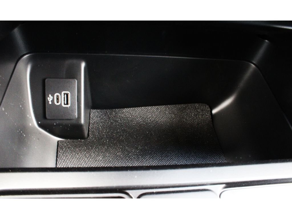New 2026 Carbonized Gray Metallic Ford XLT image 9