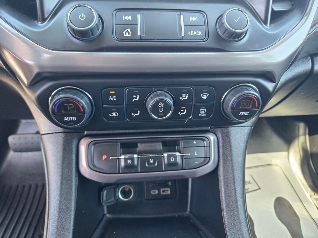 Used 2023 White GMC AT4 image 16