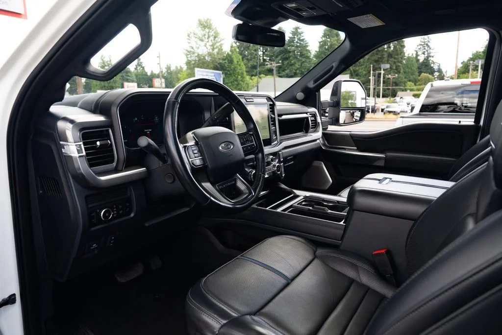 Used 2025 White Ford Platinum image 30