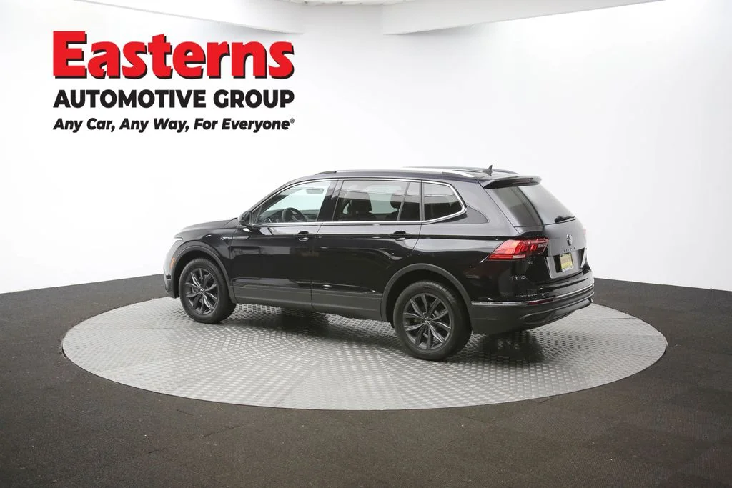 Used 2022 Black Volkswagen 2.0T SE image 61