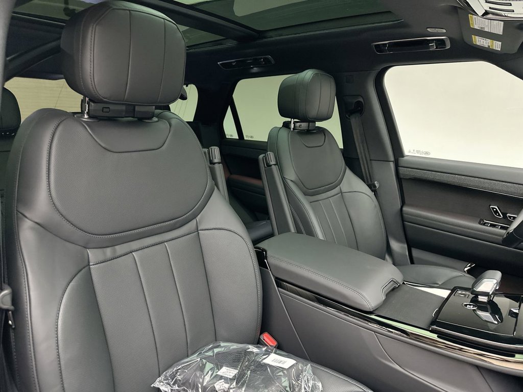 New 2027 Carpathian Grey Land Rover Dynamic SE image 6