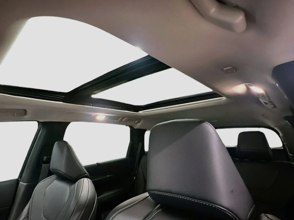 Certified Used 2026 White INFINITI LUXE image 22