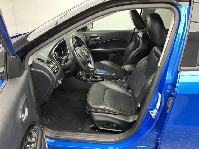 Used 2019 Laser Blue Pearlcoat Jeep Limited image 3