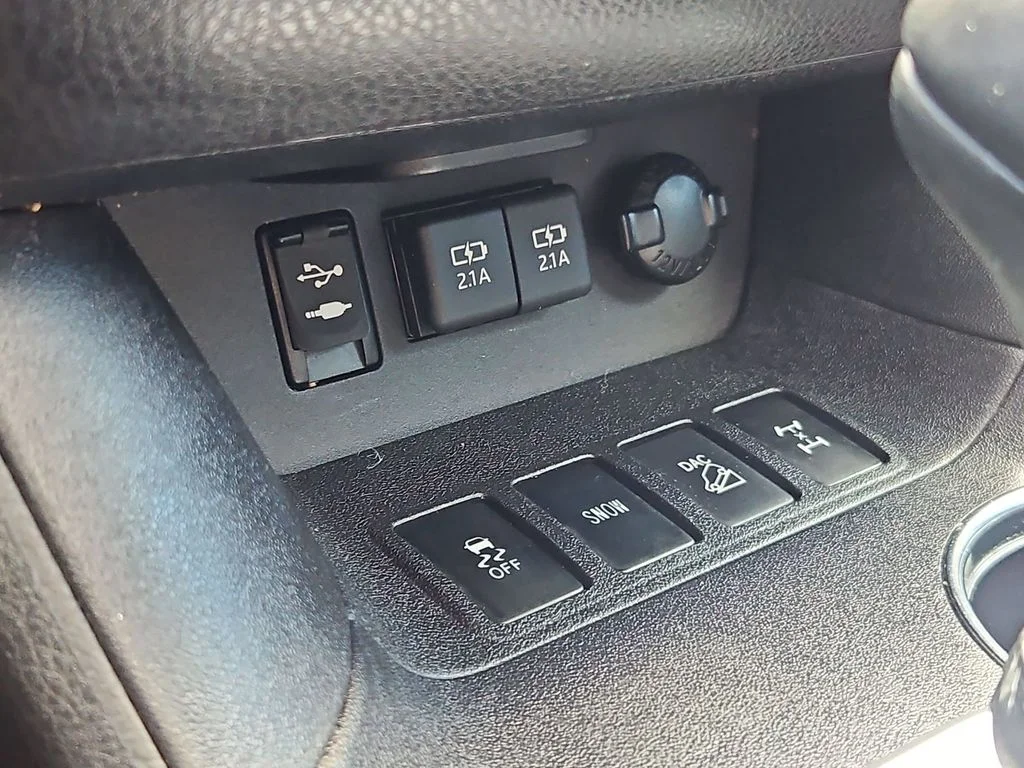Used 2019 Salsa Red Pearl Toyota XLE image 35