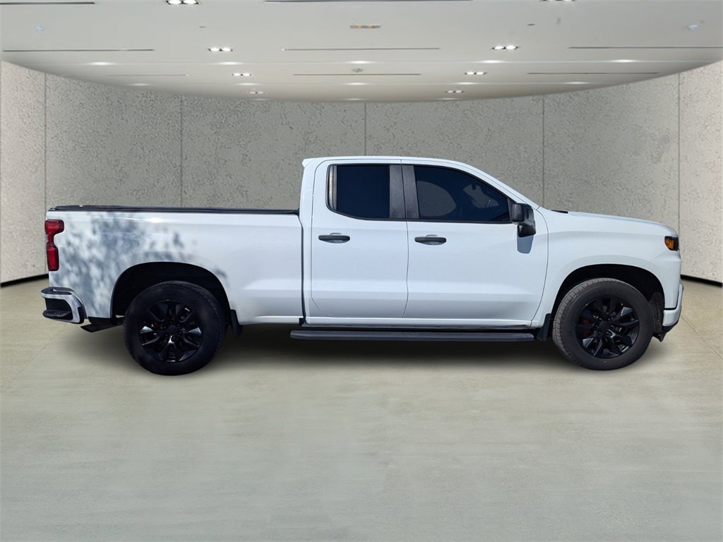 2022 Chevrolet Silverado 1500 Custom photo 2
