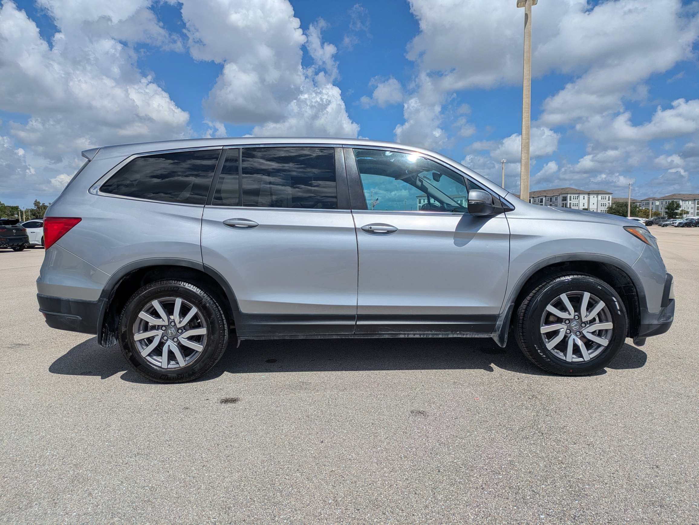 Used 2020 Lunar Silver Metallic Honda EX-L image 4