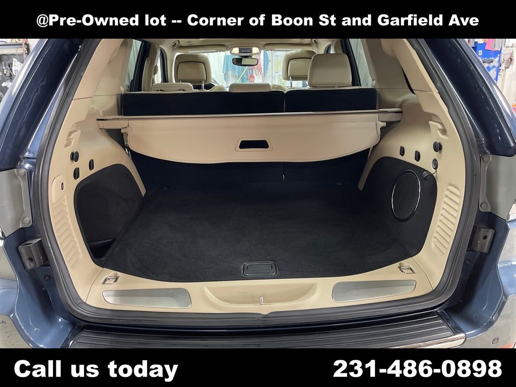 Used 2019 Blue Jeep Limited image 28