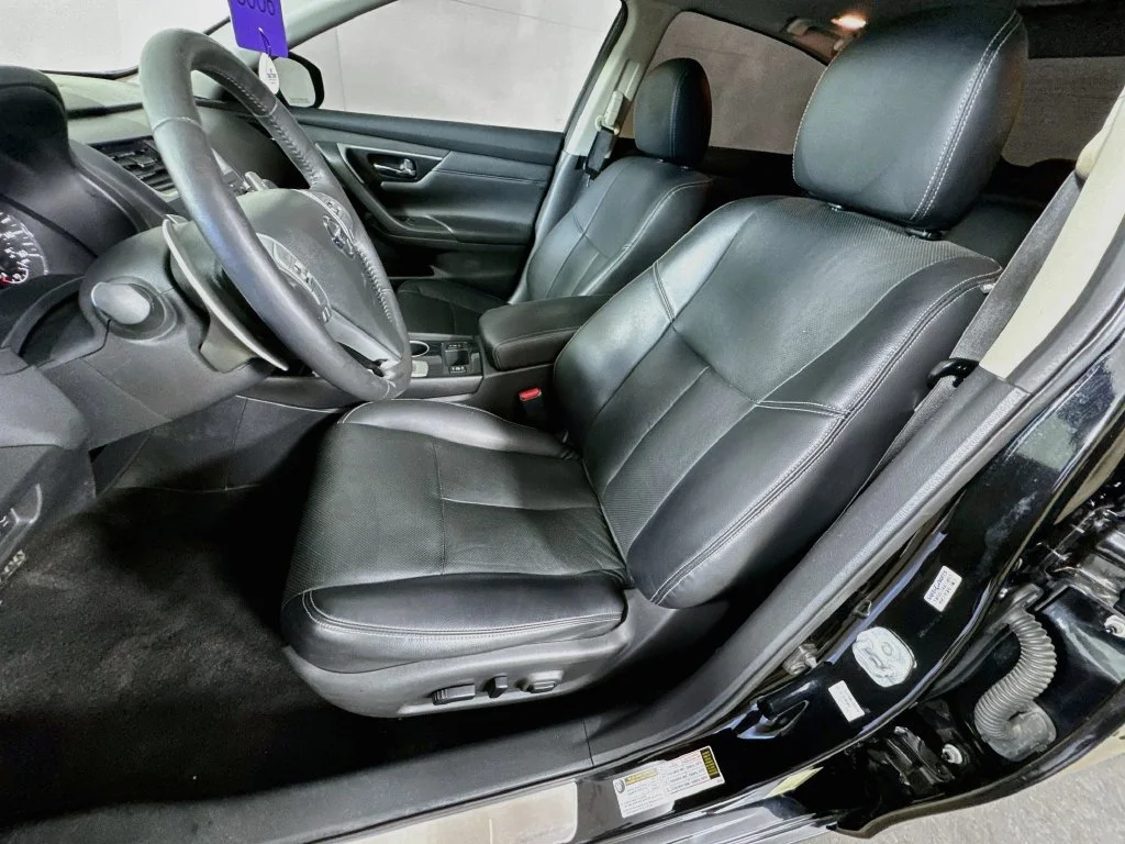 Used 2016 Black Nissan 3.5 SL image 25
