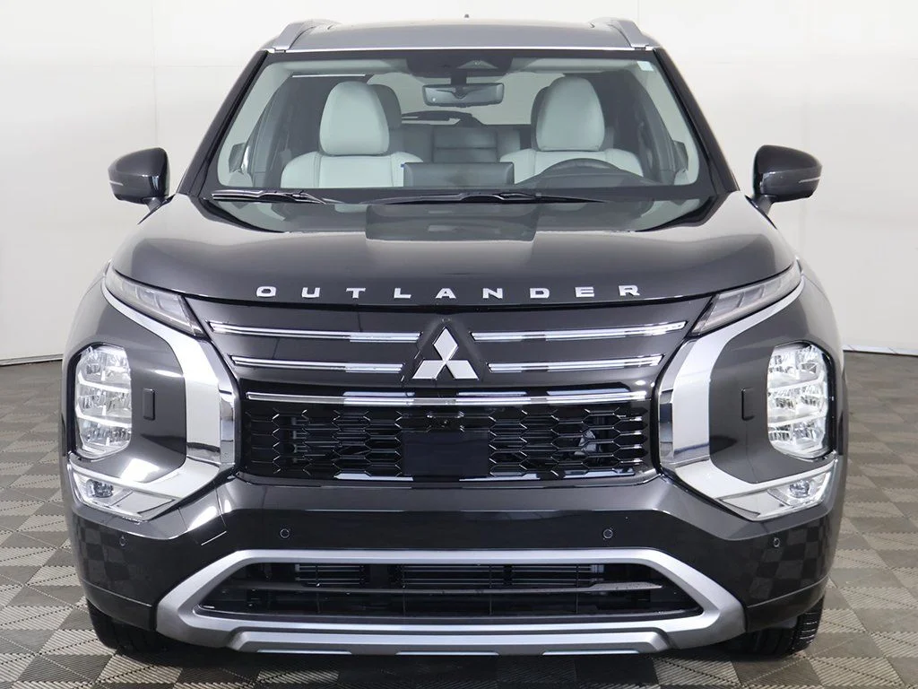 2025 Mitsubishi Outlander SEL Platinum Edition - Photo 17