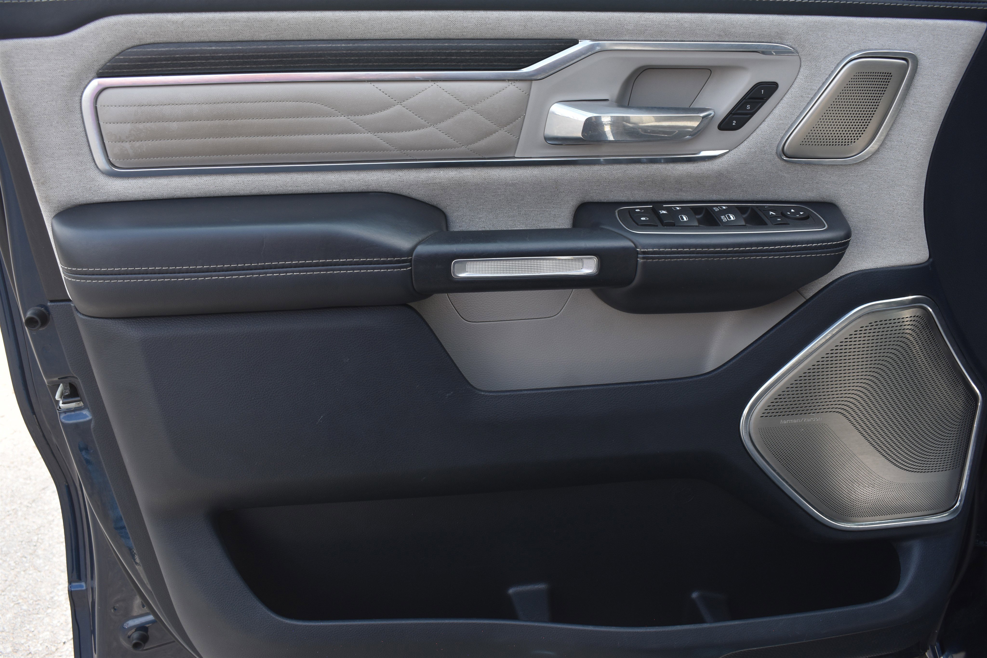 2023 RAM Ram 1500 Pickup Limited - Photo 18