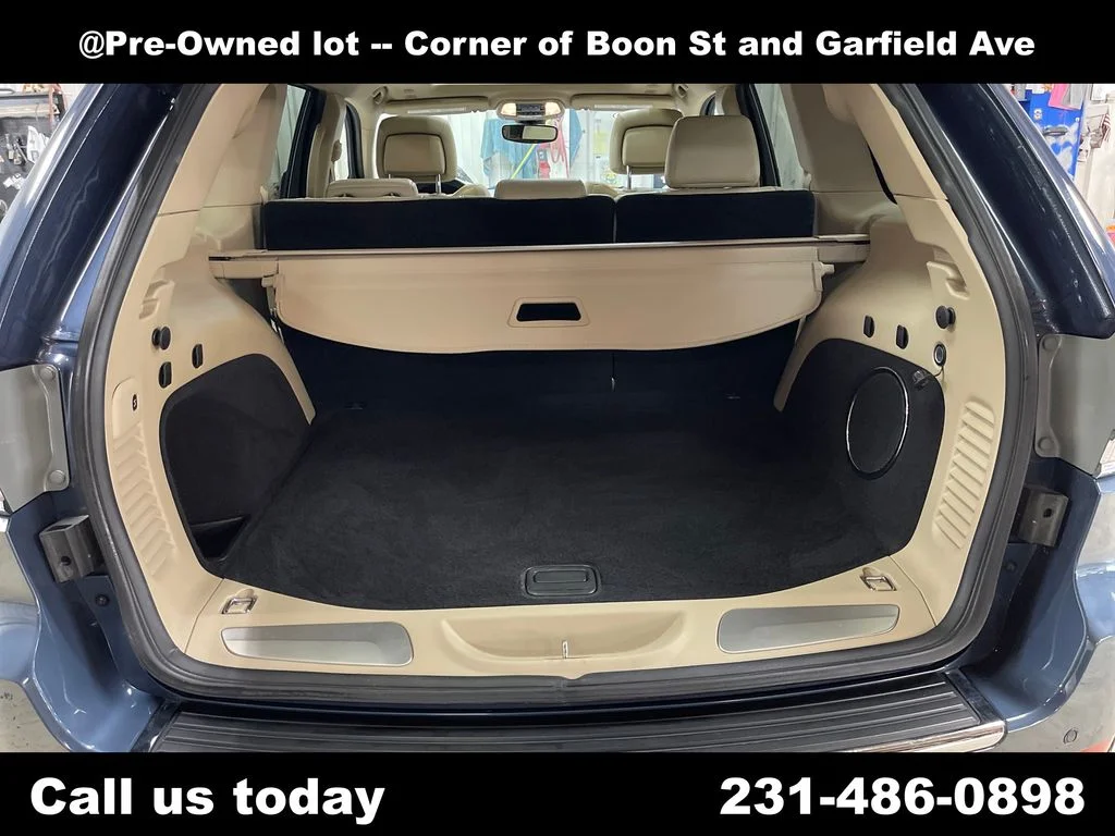 Used 2019 Blue Jeep Limited image 28