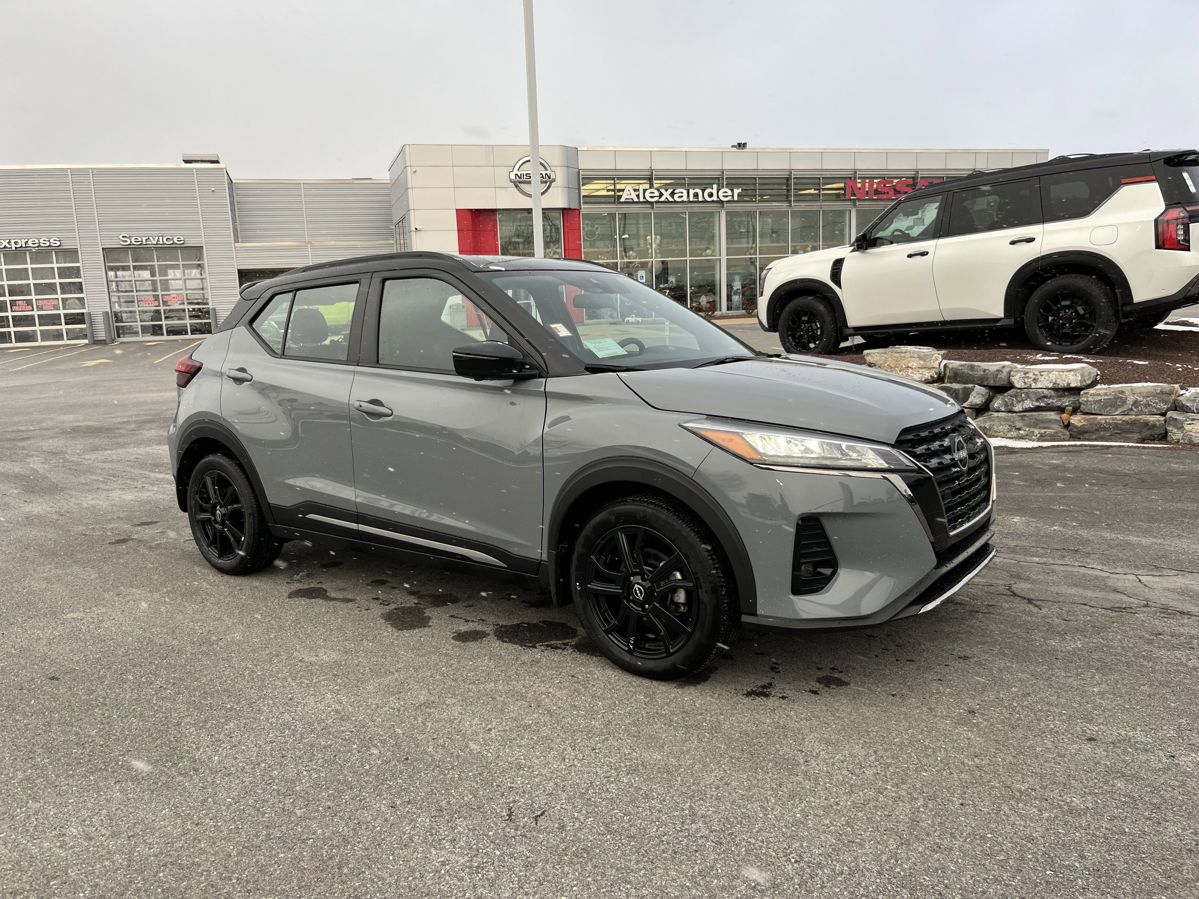 2024 Nissan Kicks SR